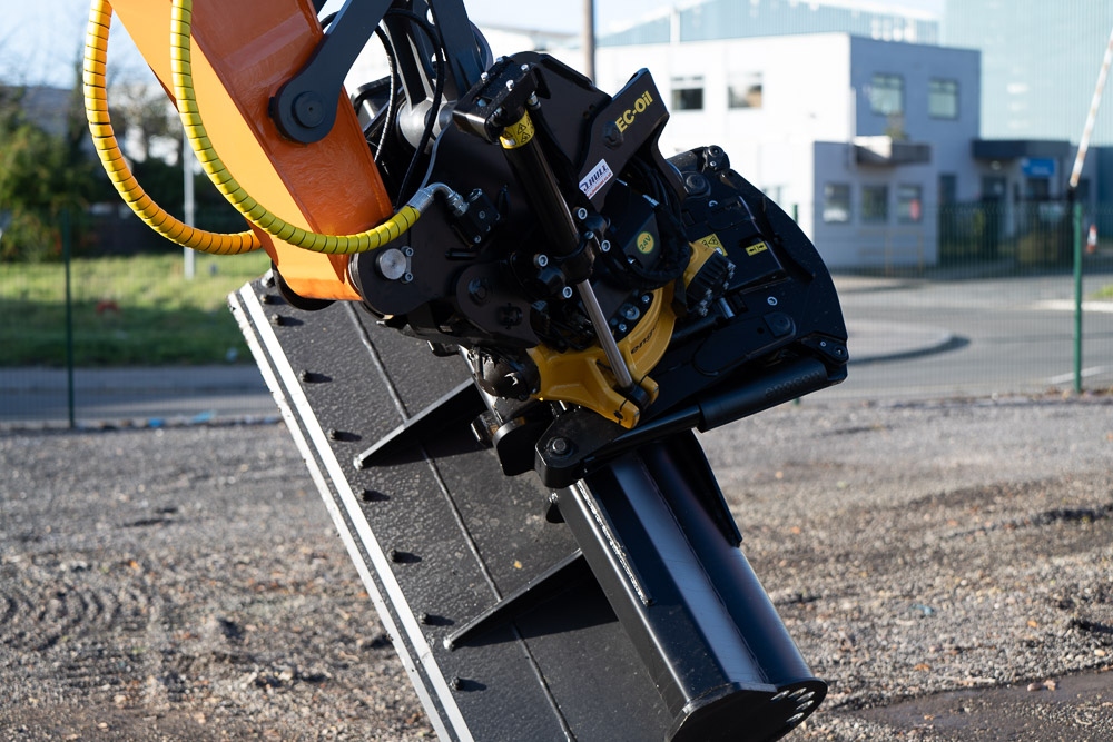 Engcon Tiltrotator at MAC Group Ltd